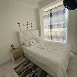 Apartamento Comodo Y Central En Cali En El Barrio Miraflores 201