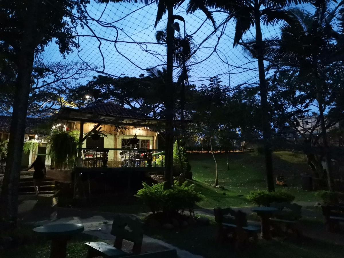 Hotel Centro Vacacional El Saman Cali
