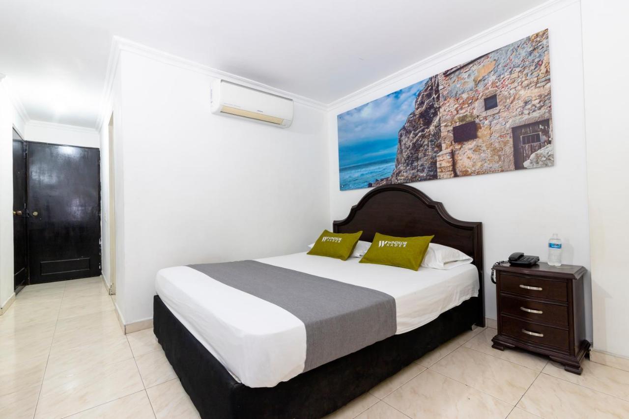 Hotel Windsor Plaza - Downtown 3*