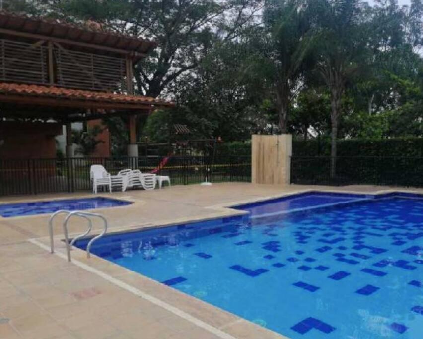 Apartamento Apartamento amoblado , sur de Cali con piscina *