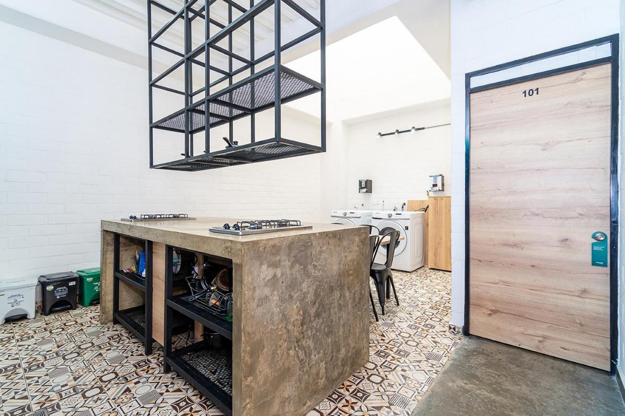 Ayenda Living Box Hotel 2*