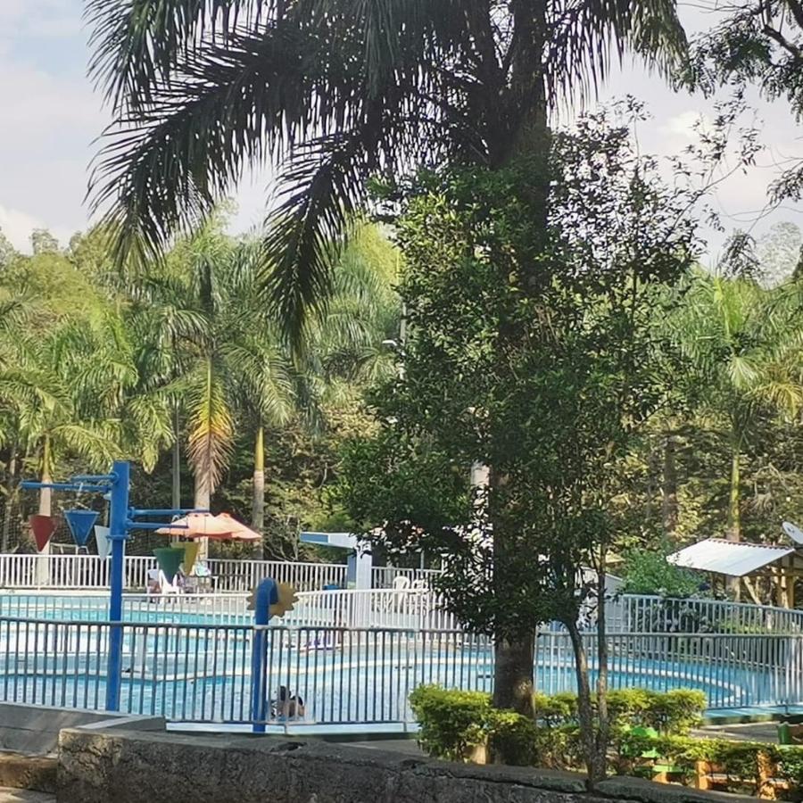 Hotel Centro Vacacional El Saman Cali