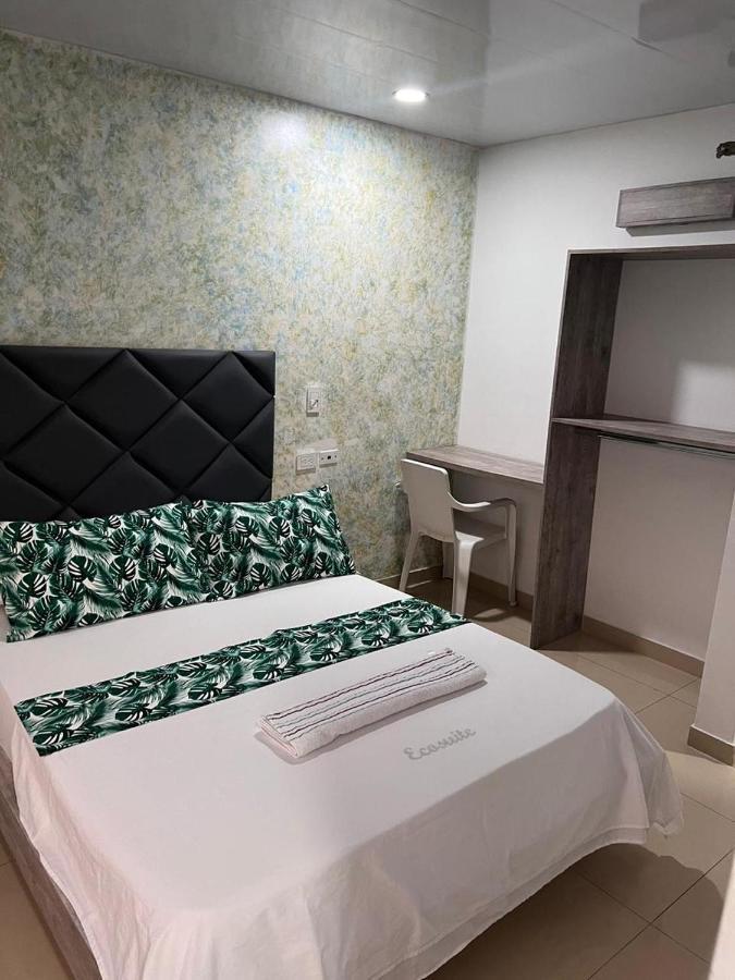Aparta Ecosuite Hotel *