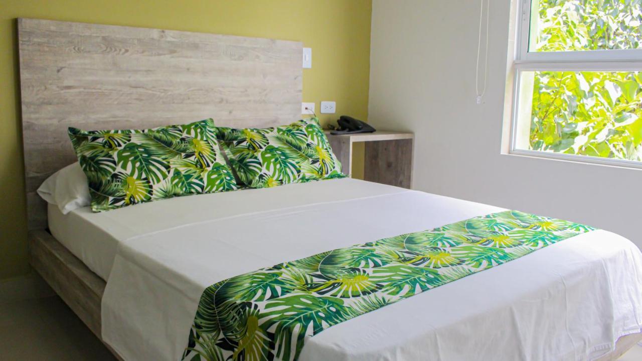 Aparta Ecosuite Hotel *