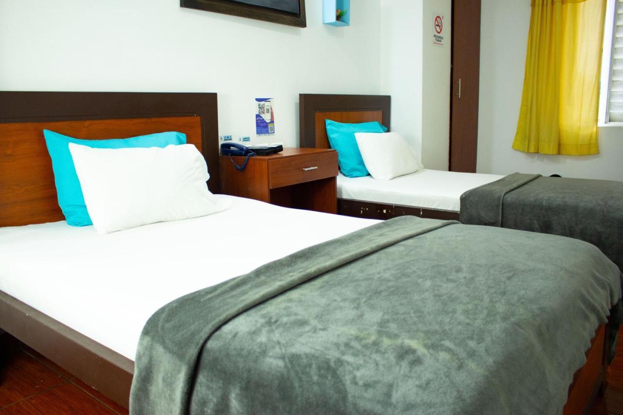 Hotel Brisas De Calima 2*