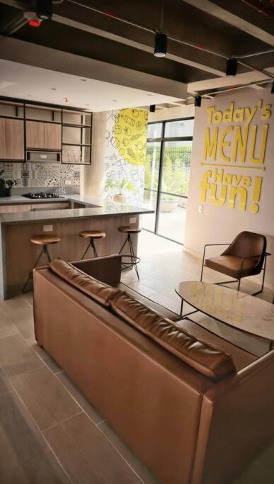 Hermoso E Iluminado Apartamento * Cali