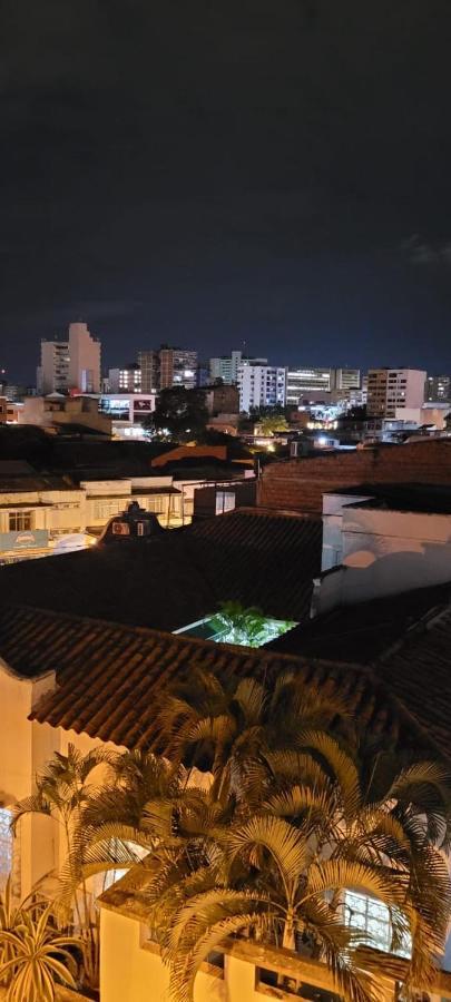 Piazza Granada Guest house Cali