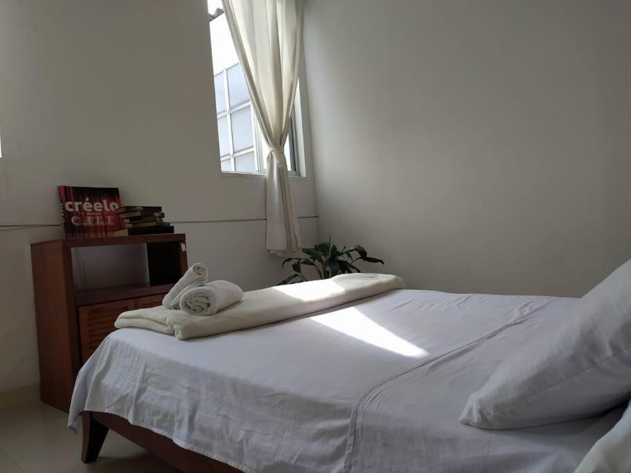 Apartamento Luminoso Con Balcon *