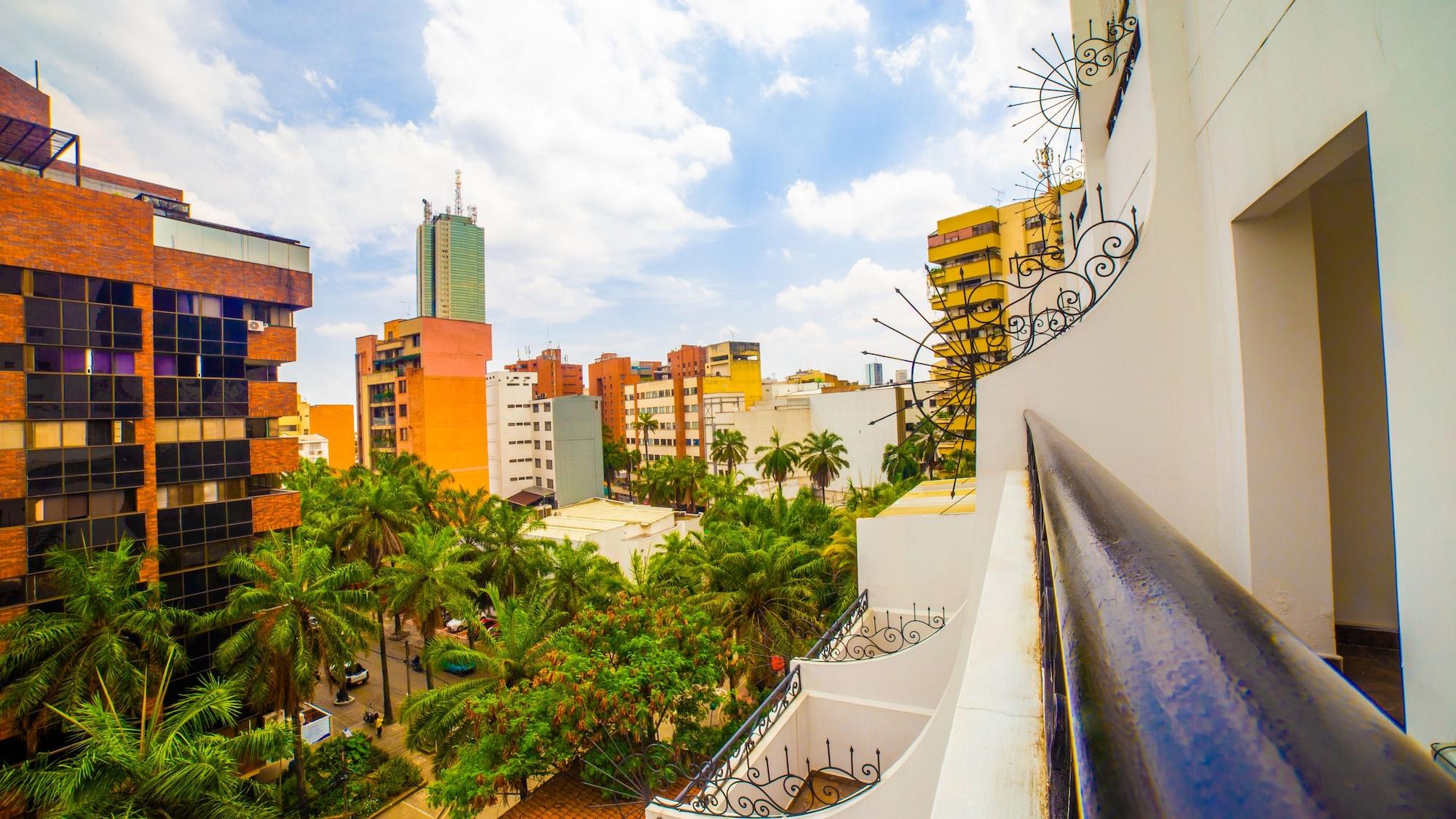 Hotel Azor Versalles 4*