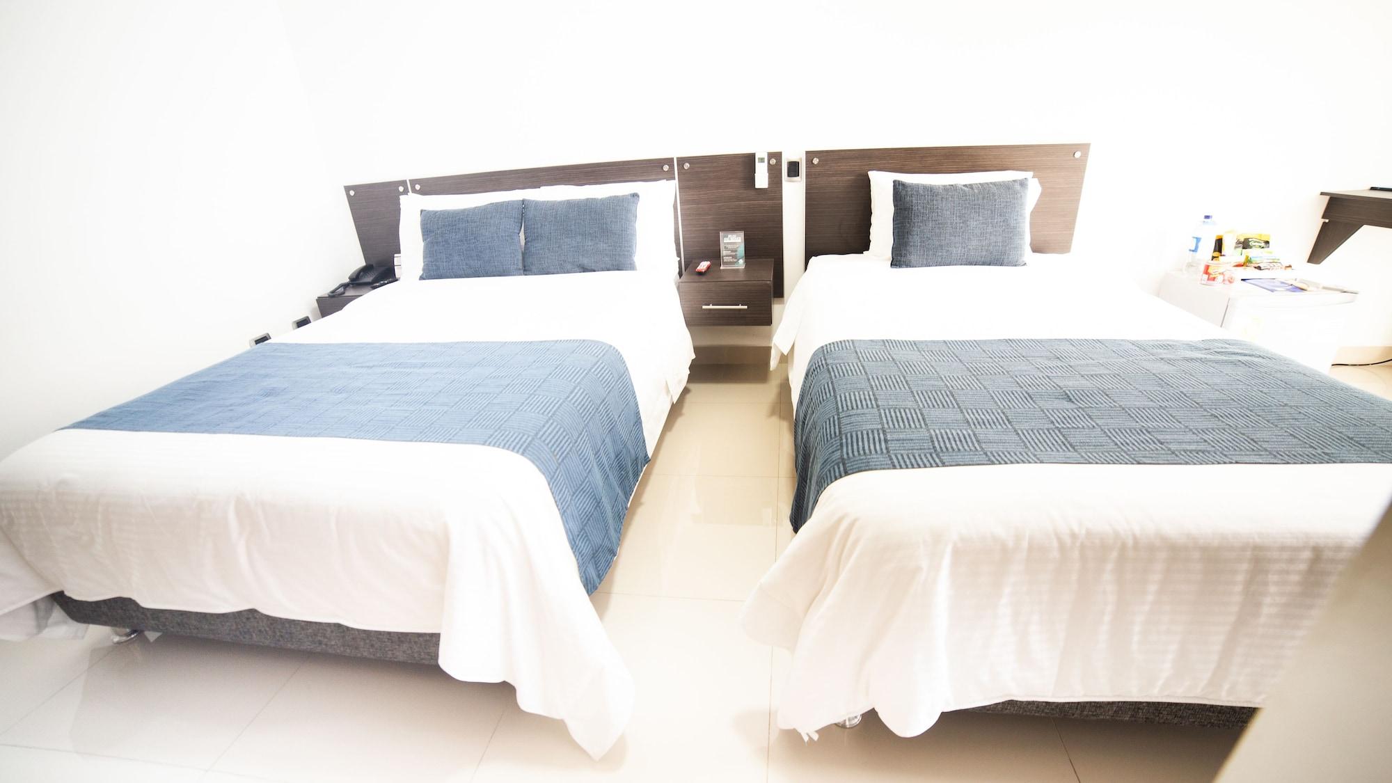 Azor Versalles Hotel 4*