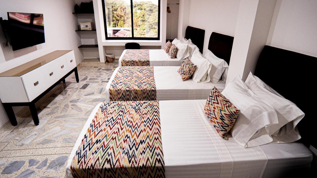 Arisha Hotel *