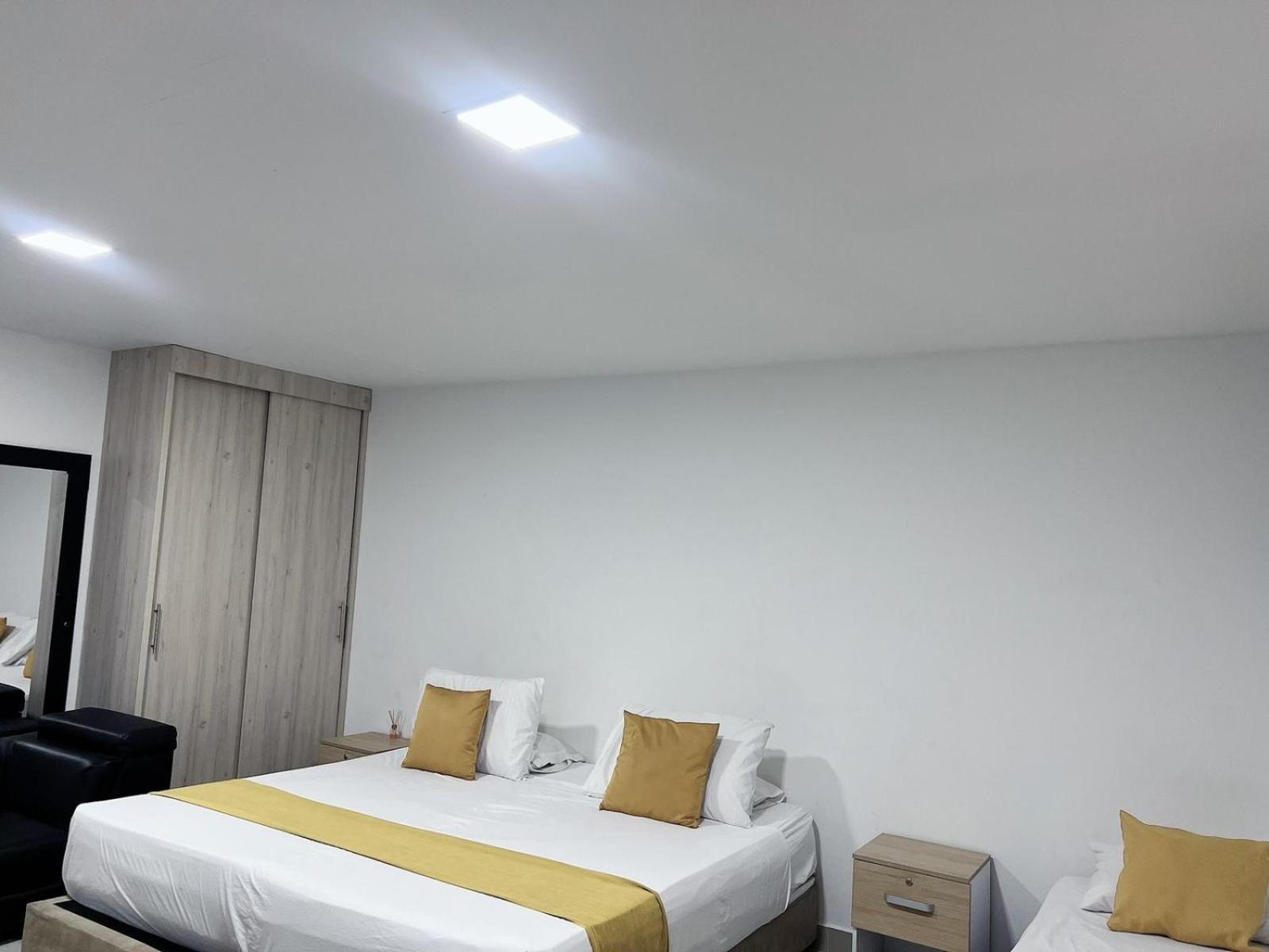 Aparta Suites Granada Deluxe Hotel Cali