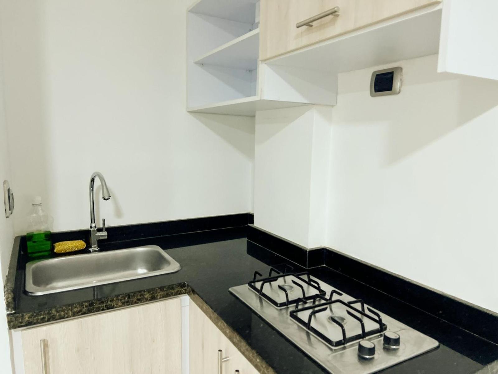 Aparta Suites Granada Deluxe Cali