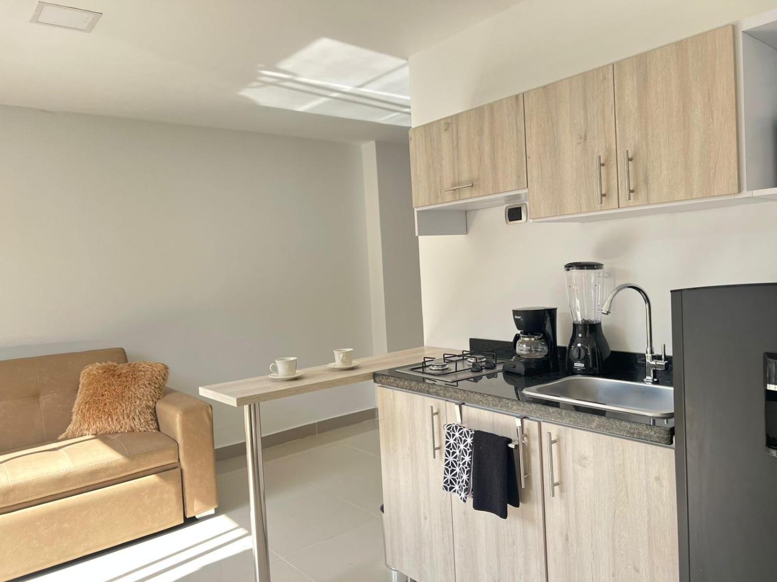 Aparta Suites Granada Deluxe Cali