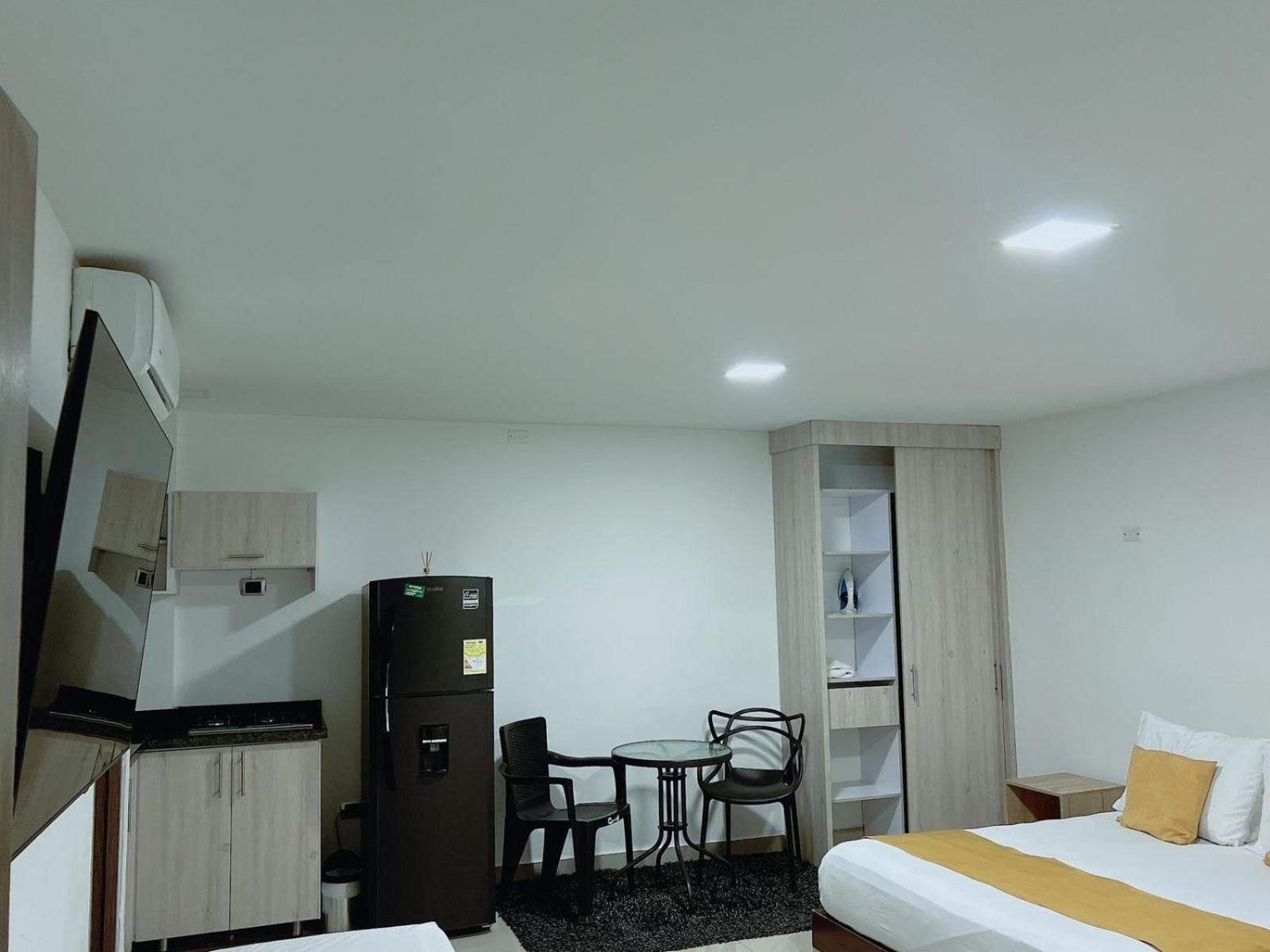 Hotel Aparta Suites Granada Deluxe Cali
