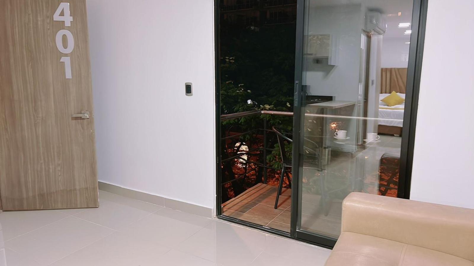 Aparta Suites Granada Deluxe Cali