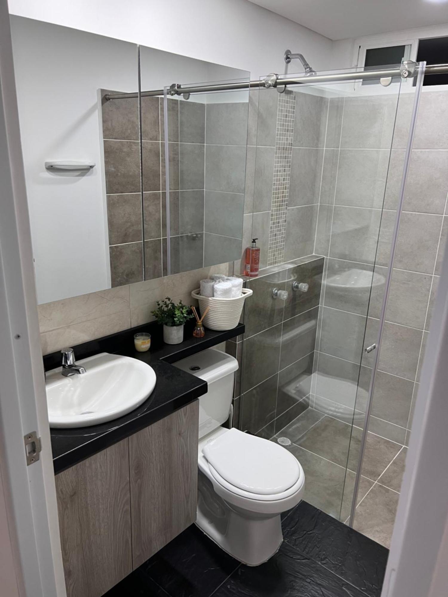 Acogedor Y Completo, Apto Cerca De Jardin Plaza, Con Piscina, Parqueadero Y Aire Acondicionado * Cali
