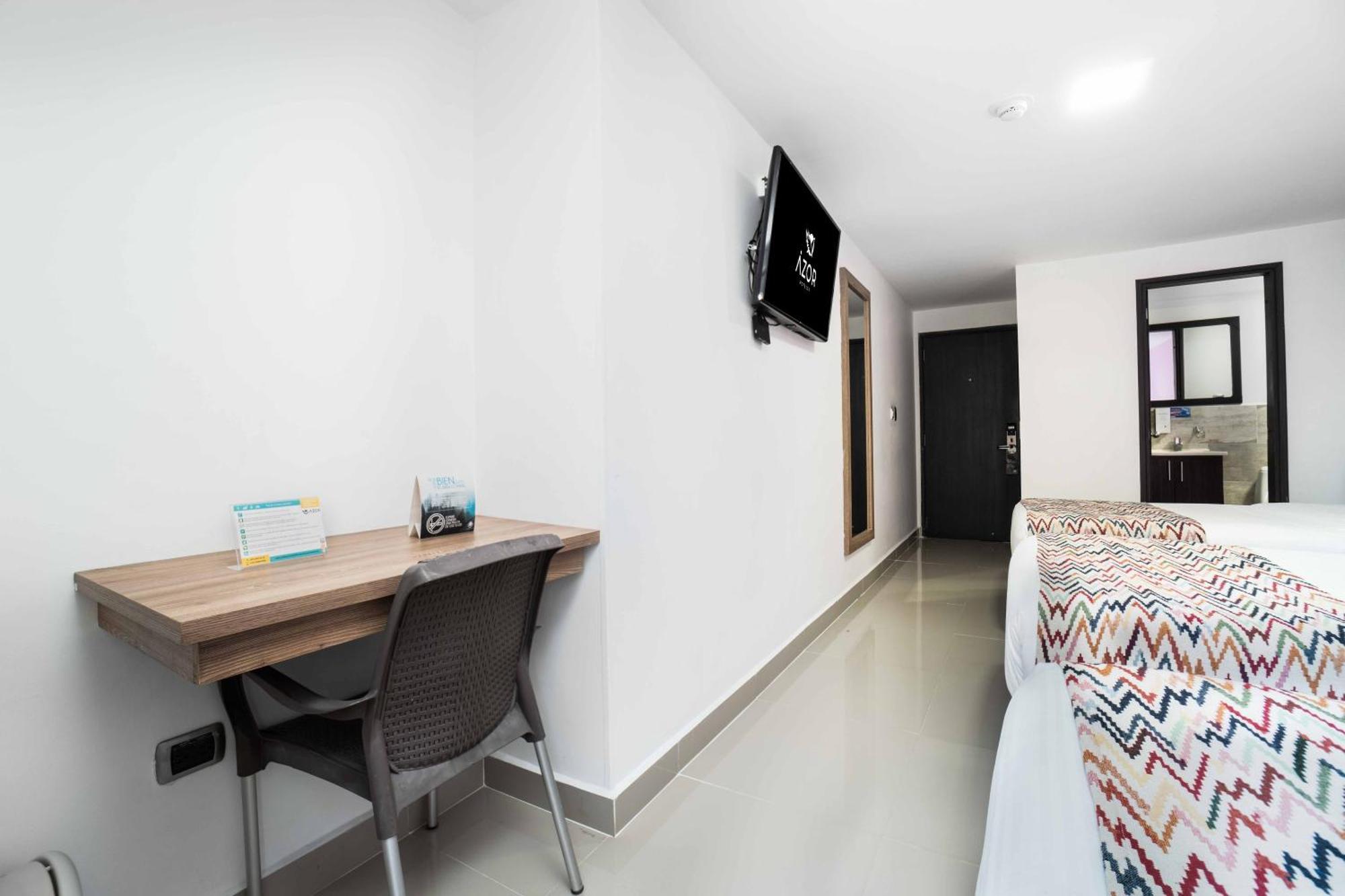 Azor Versalles Hotel 4*
