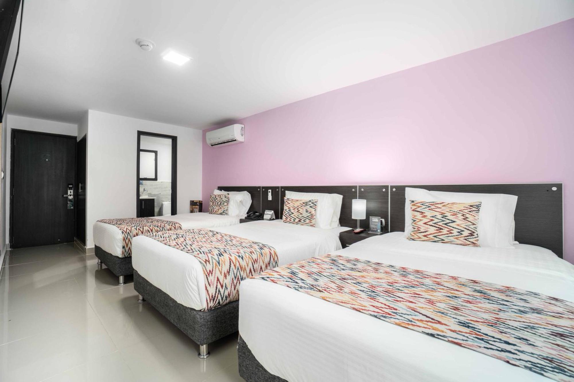 Azor Versalles Hotel