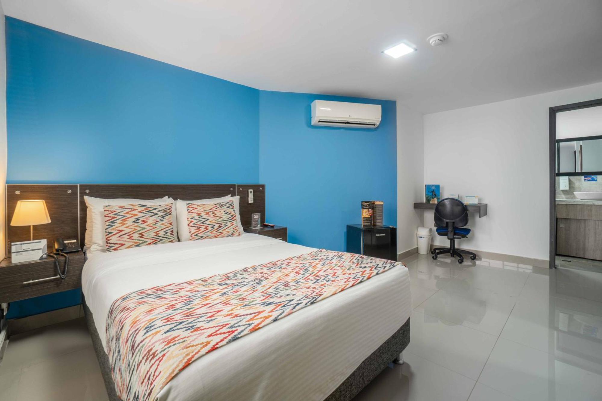 Hotel Azor Versalles Cali