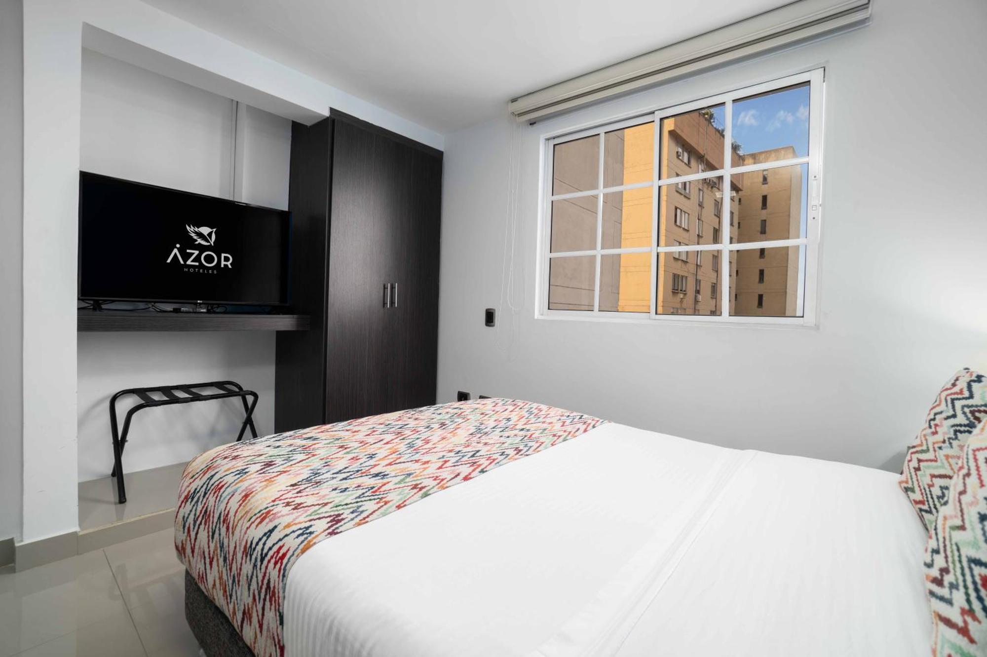 Hotel Azor Versalles 4*