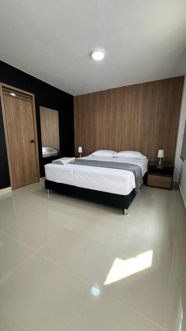 Elegancia, Confort, Cercania A Mallplaza Cali. Apto #102 Tequendama Apartment