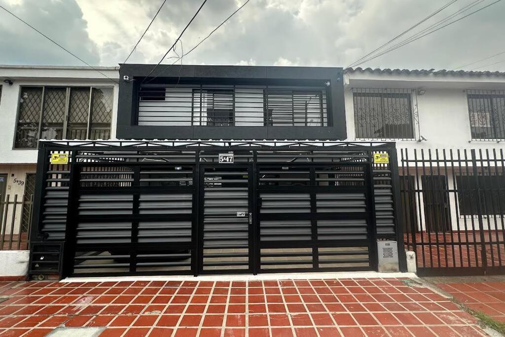 Elegancia, Confort, Cercania A Mallplaza Cali. Apto #102 Tequendama Apartment *