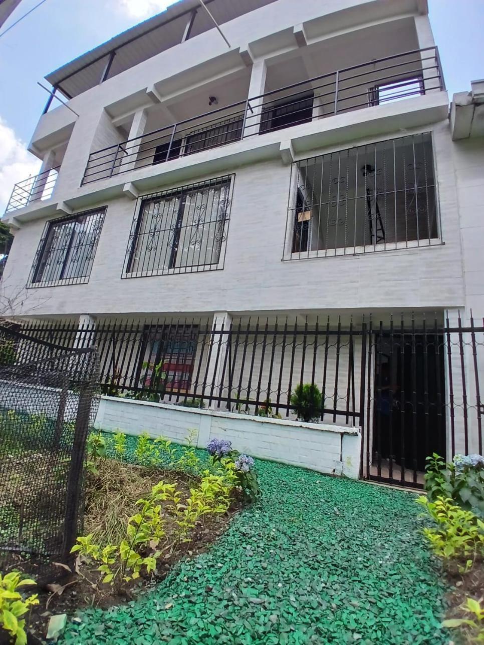 Apartamento 2nd Floor Calle 3 #66-109 El Refugio *