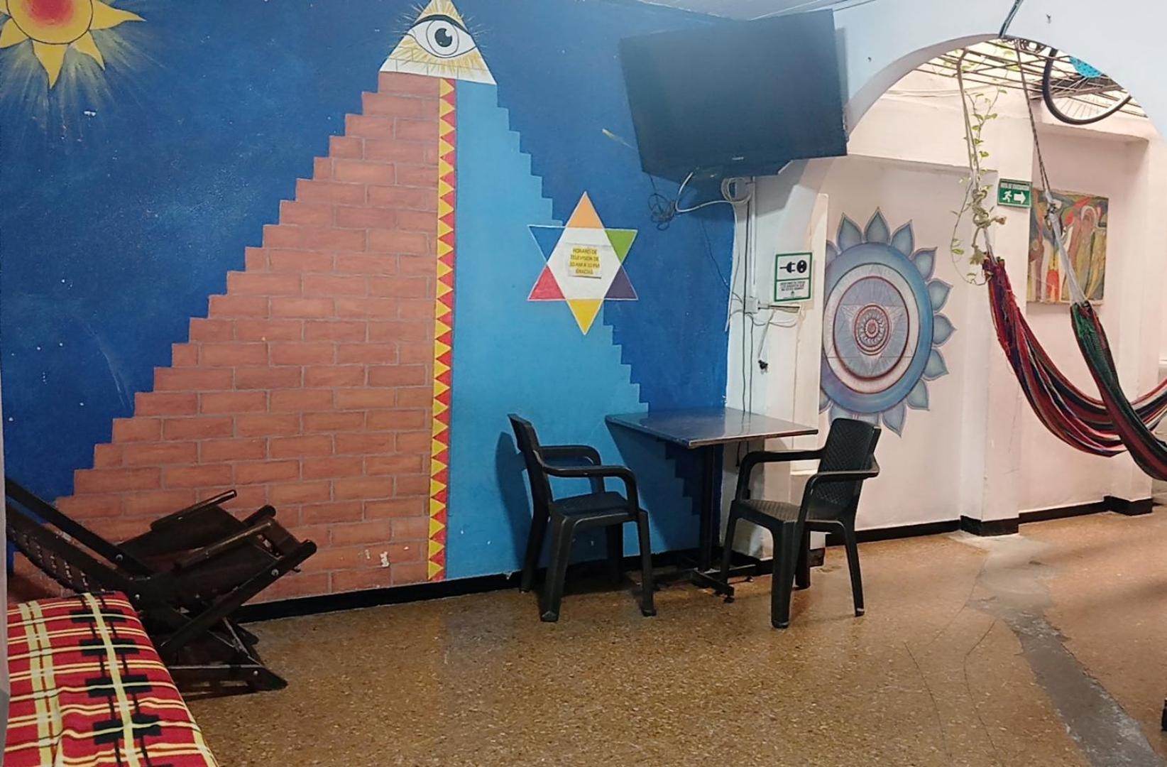 Casa Amarilla - * Cali