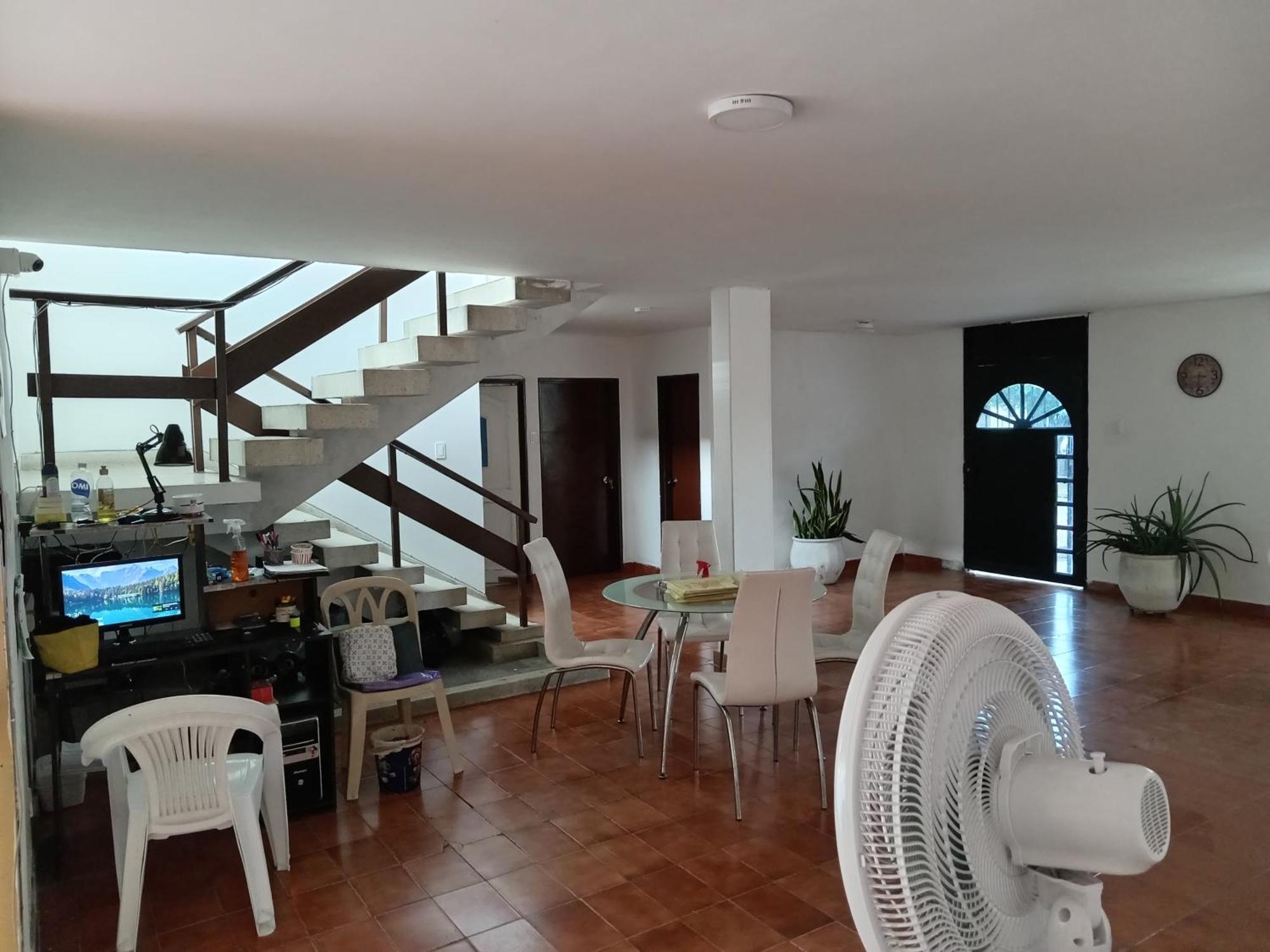 Linda Casa Vacacional Andy-santiago De Habitación en casa particular Cali