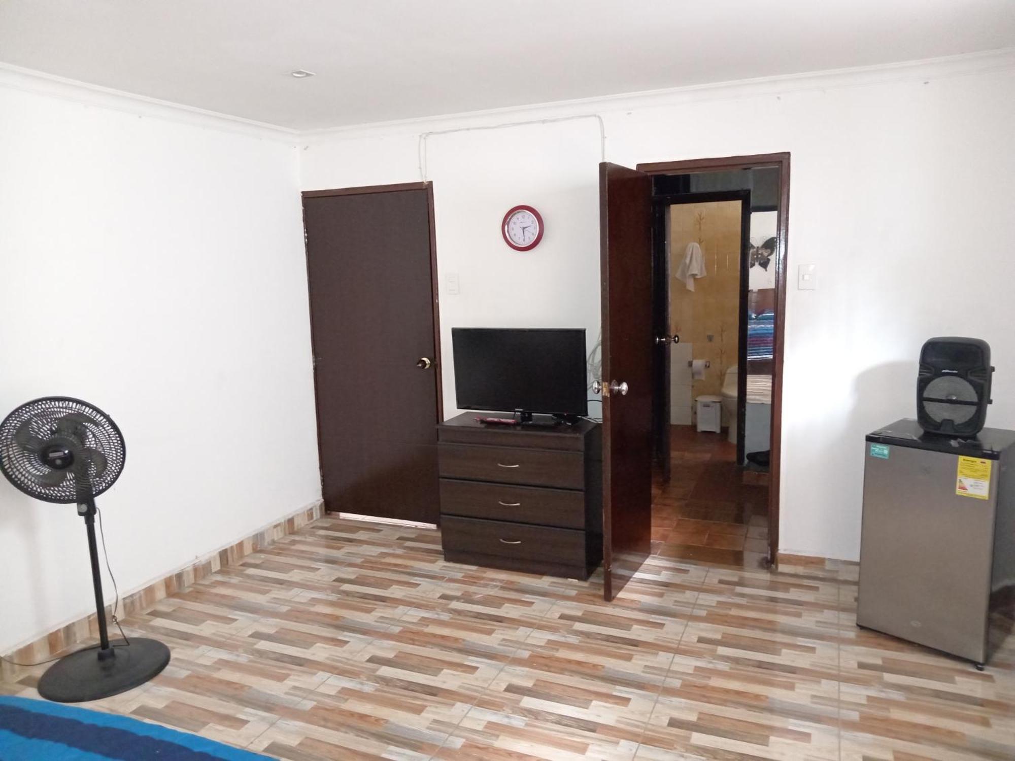 Linda Casa Vacacional Andy-santiago De Habitación en casa particular Cali