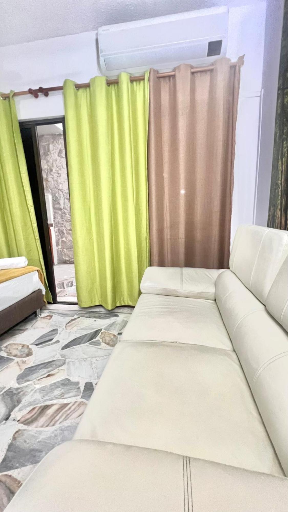 Apartasuite Con Excelente Ubicación Apartamento Cali