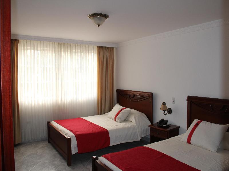 Hotel Azor Versalles 4*