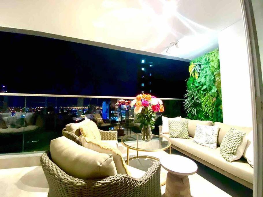 Modern Living In Cali405 Villa Cali