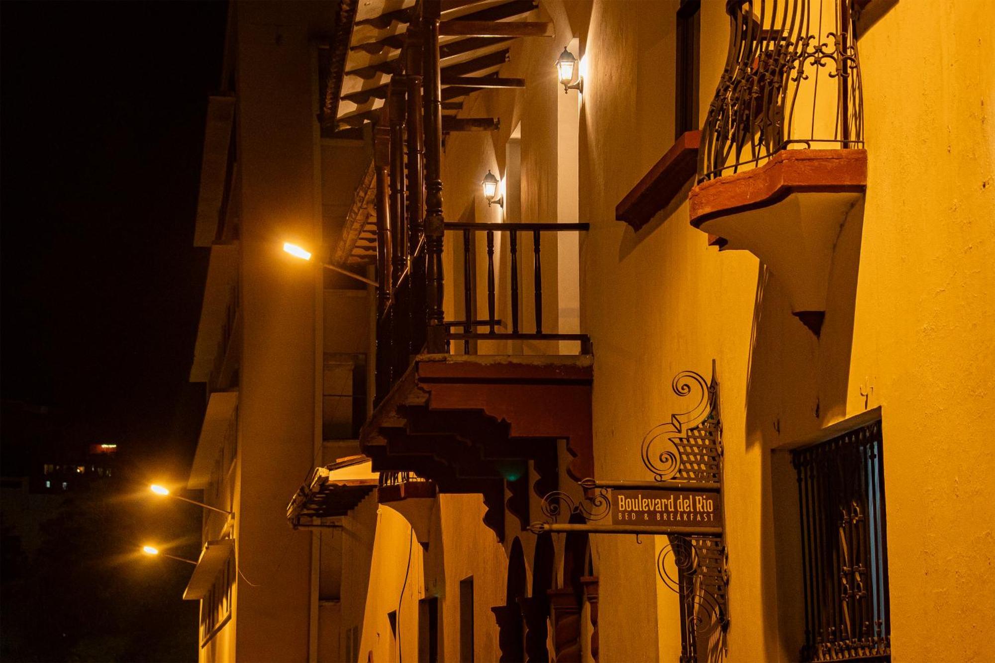 Boulevard Del Rio Hotel *
