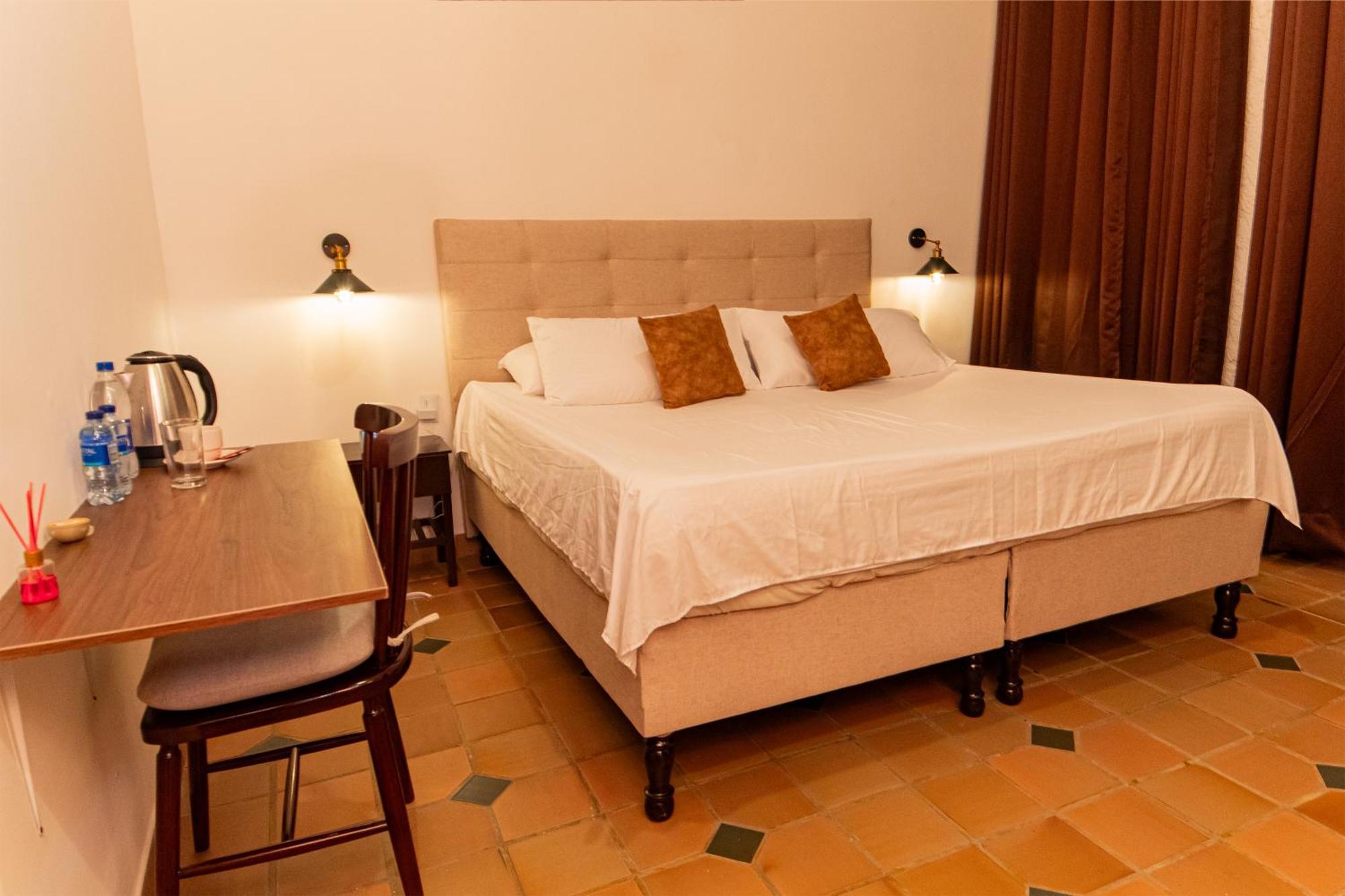 Boulevard Del Rio Hotel