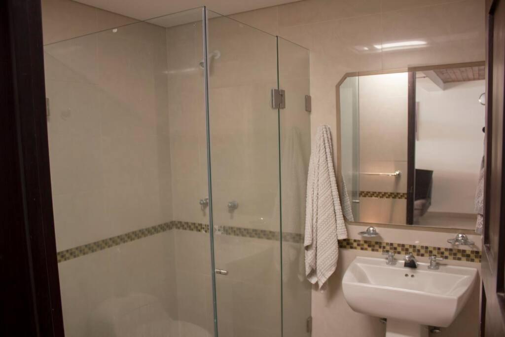 Exclusivo En El Oeste Apartamento *