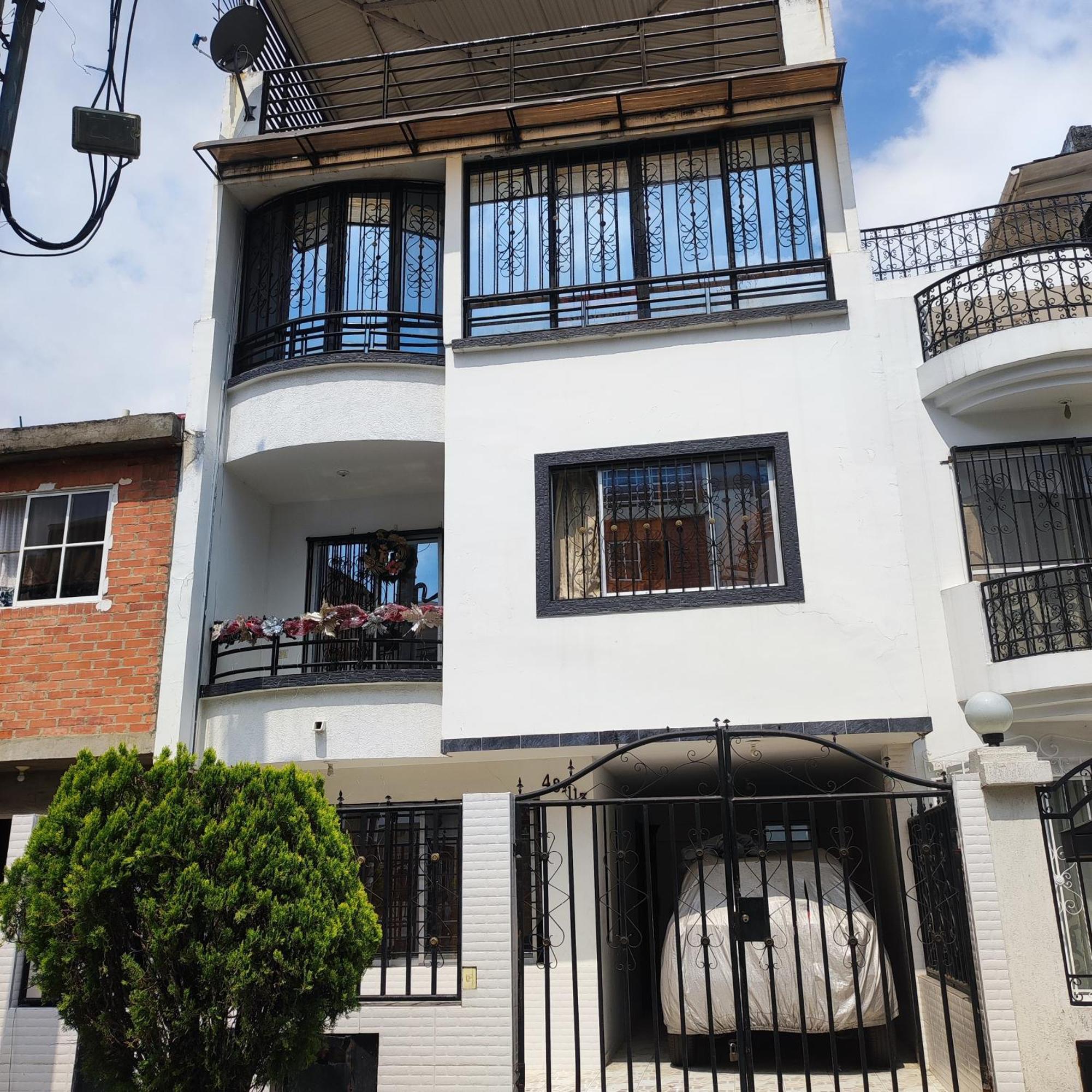 Vivienda Turistica Benicalap! * Cali