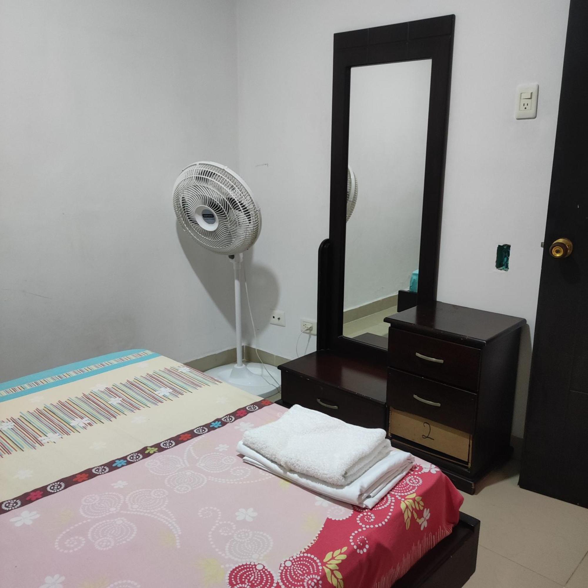 Vivienda Turistica Benicalap! Apartamento Cali