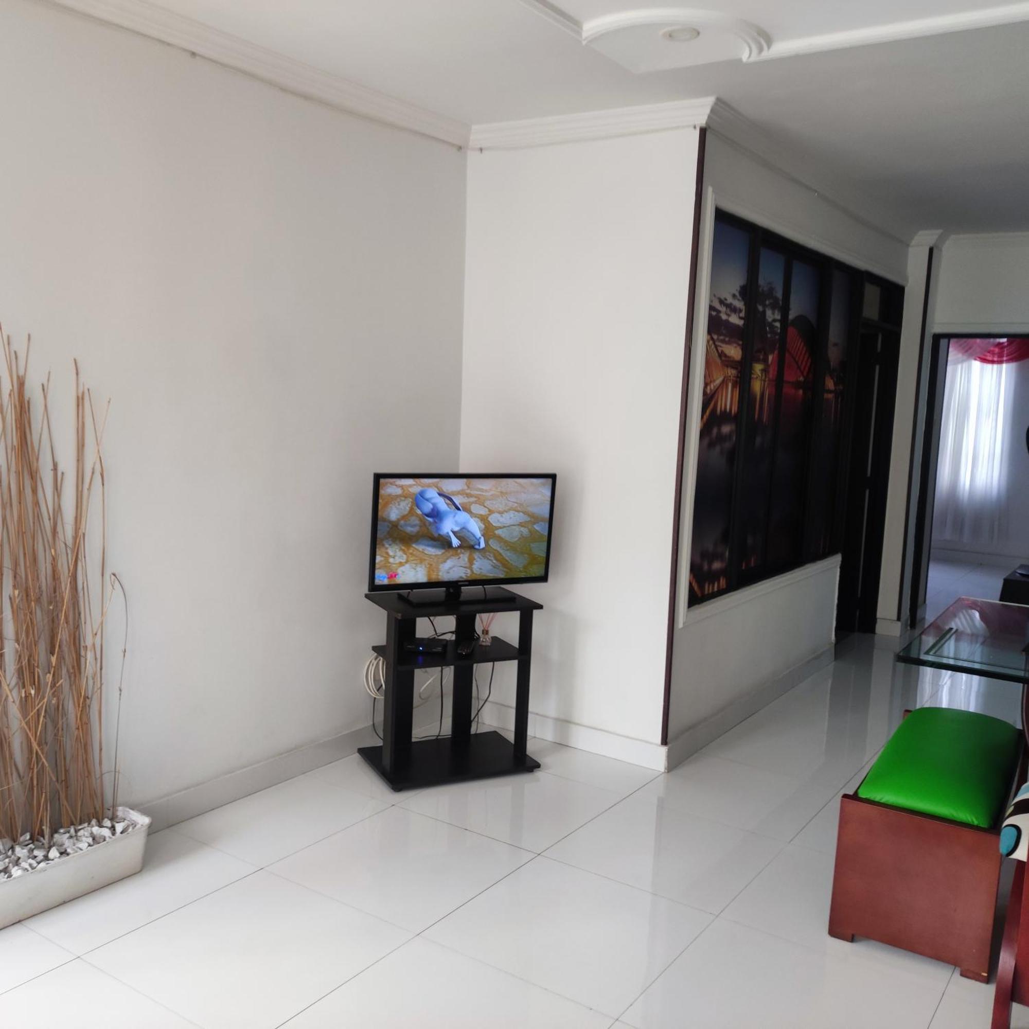 Vivienda Turistica Benicalap! Apartamento Cali
