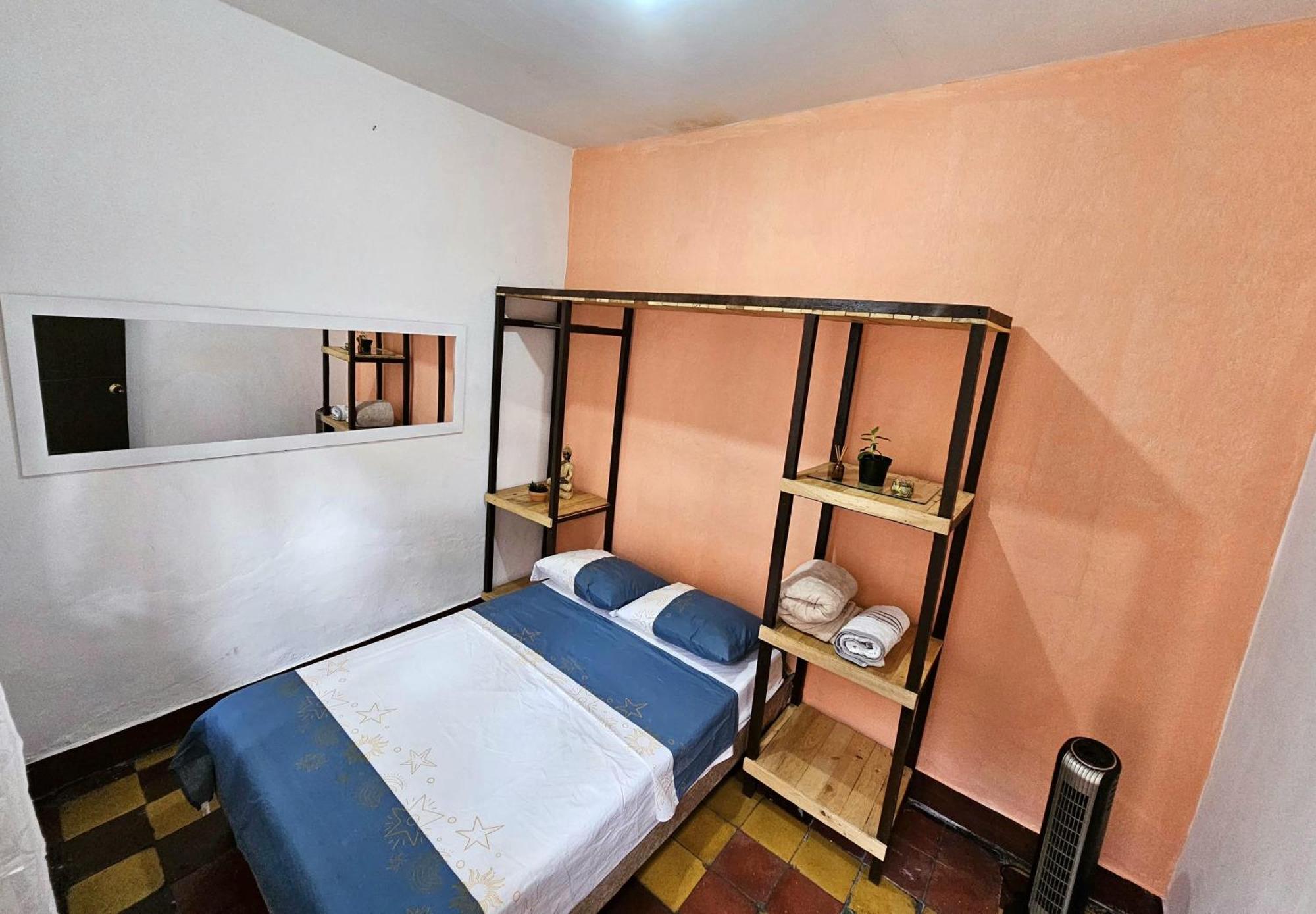 Pensión En San Antonio Casa Maya