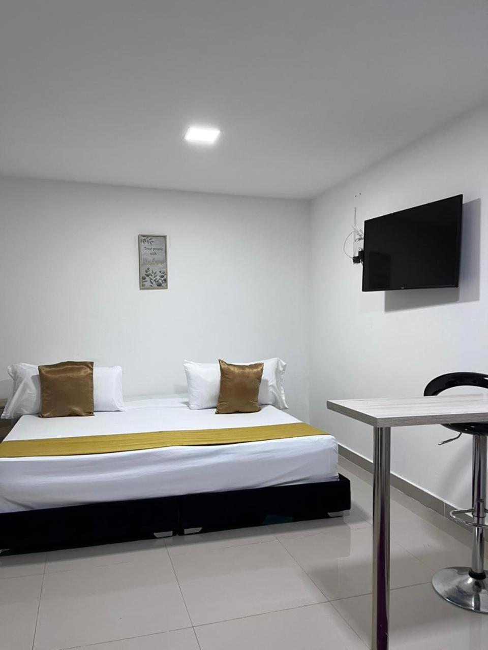 Hotel Granada - Av 9 3*