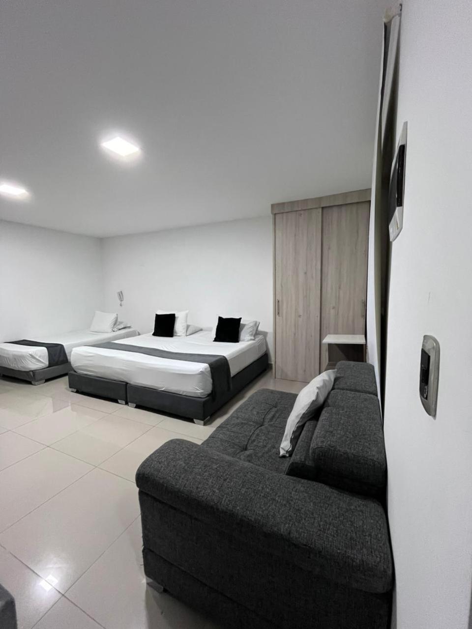 Granada - Av 9 Hotel 3*