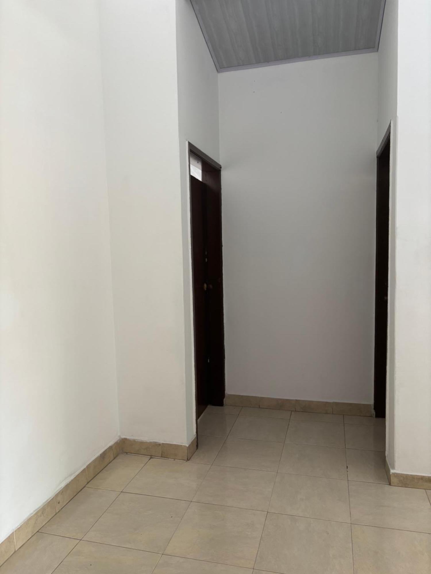 Casa Completa Grande Cerca De Estadio Tequendama Сasa de vacaciones