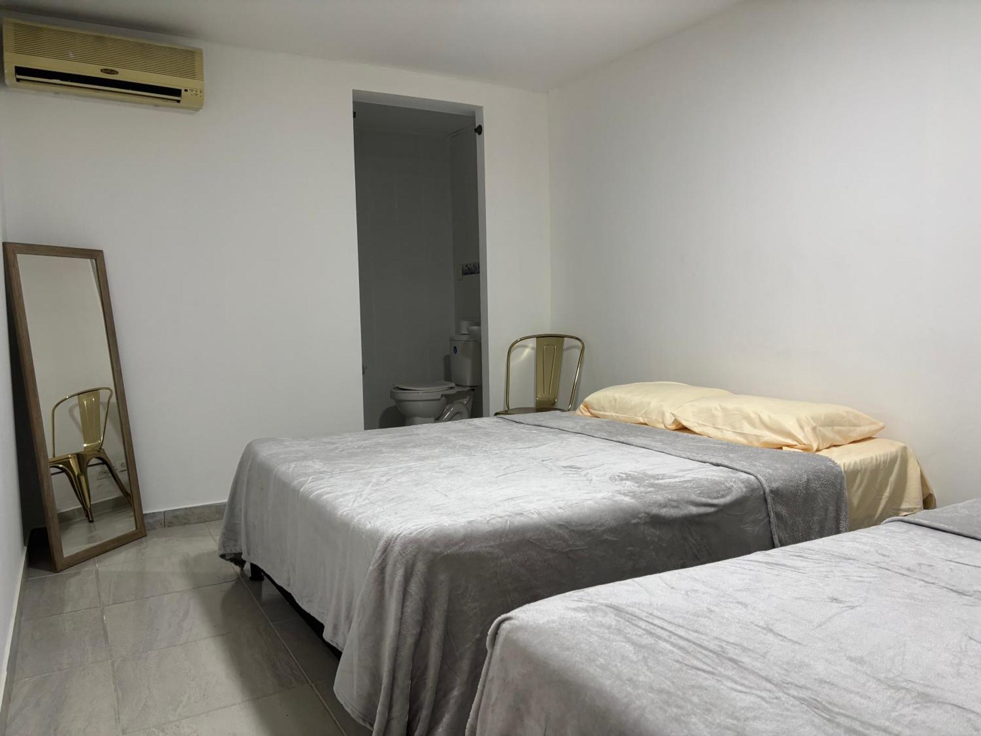 Casa Completa Grande Cerca De Estadio Tequendama Сasa de vacaciones Cali