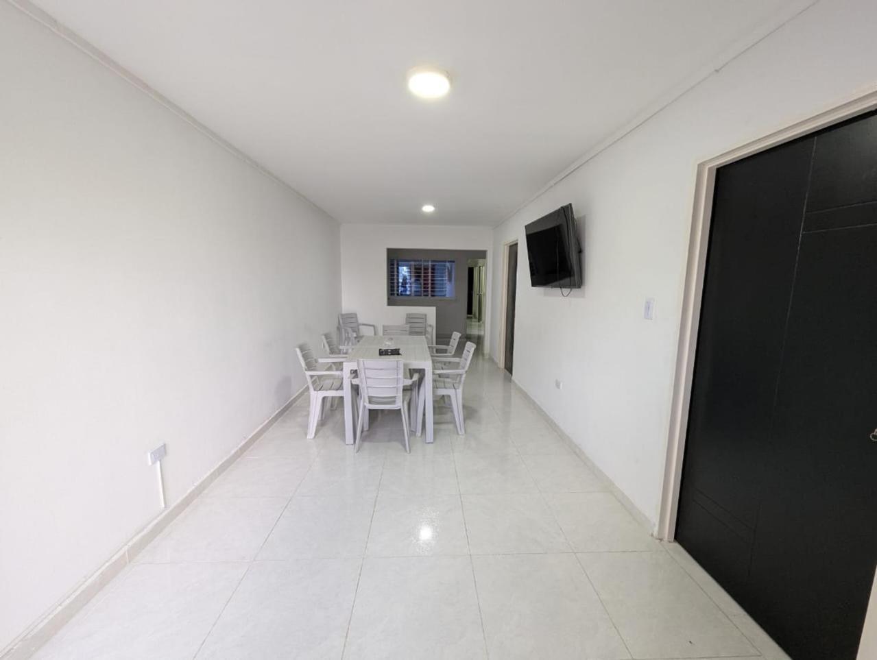 Apartment Supremamente Espacioso 2do Piso Cali
