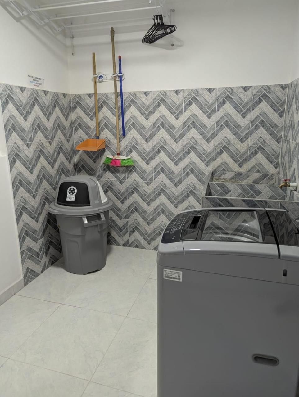 Apartment Supremamente Espacioso 2do Piso Cali