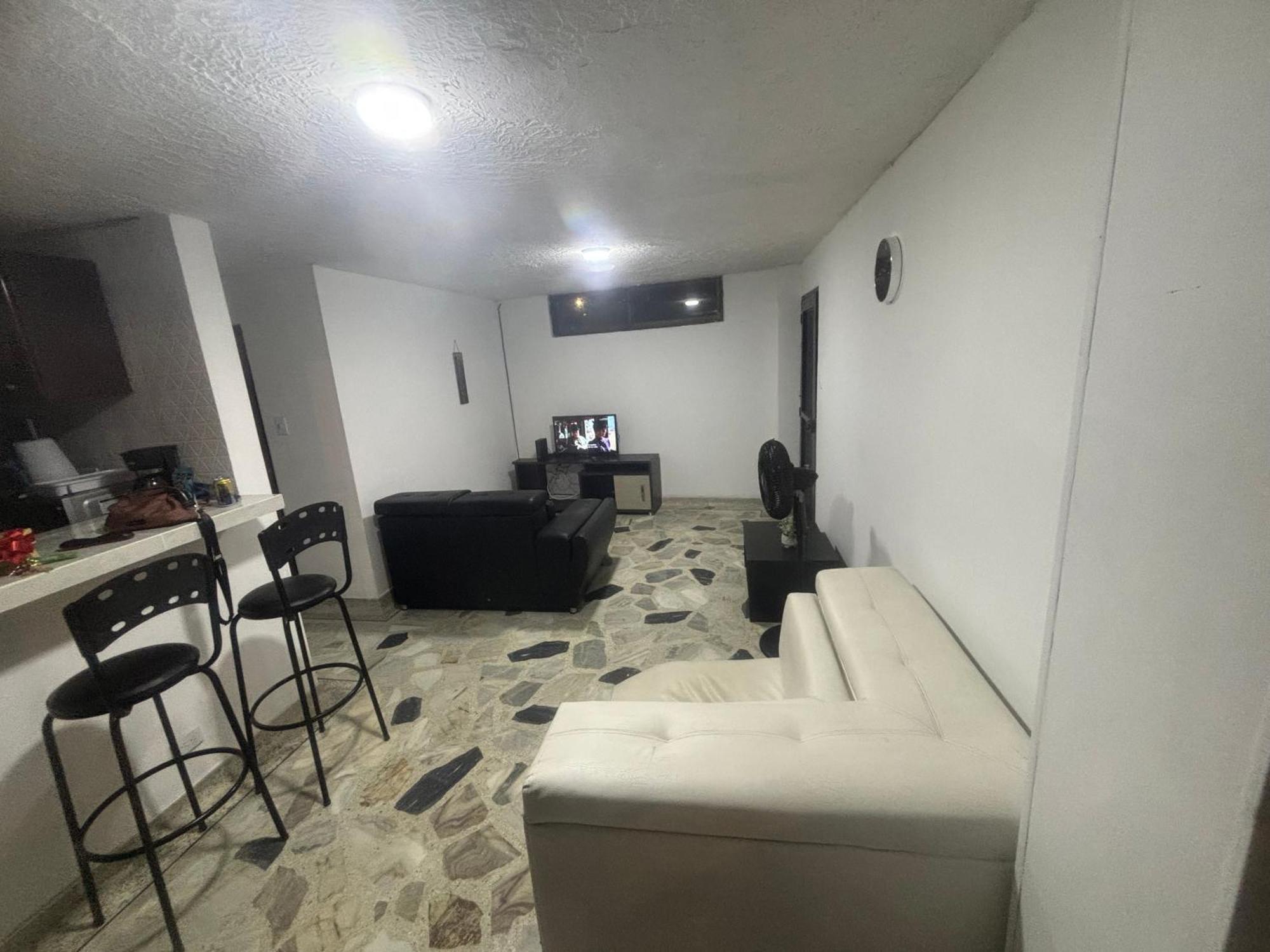 Bien Ubicado Sobre La Calle 5 Y San Antonio Apartamento Cali