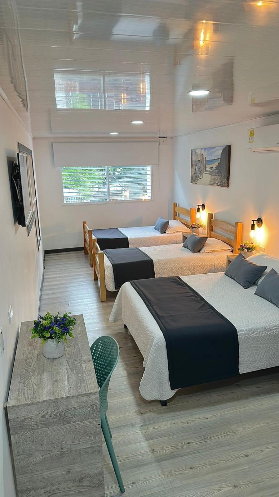 Hotel 2 *