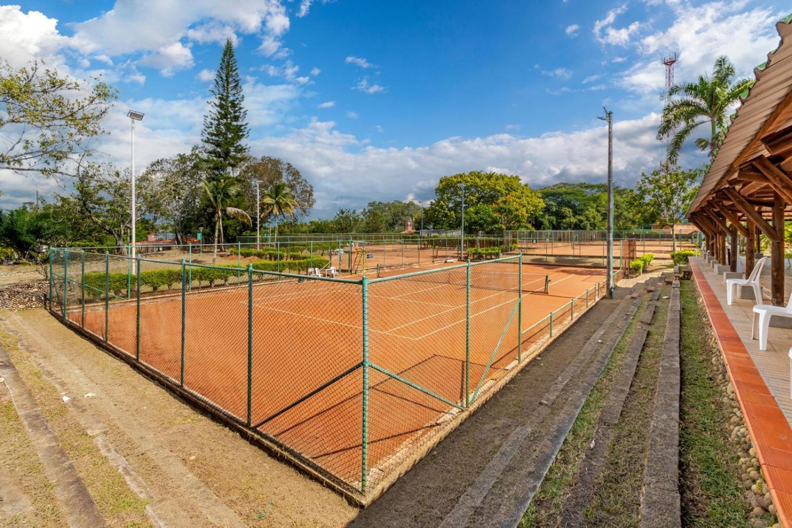 Villa Casa En Club Campestre Frente A Campo De Golf *